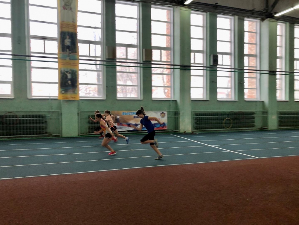29 января в спортивном манеже "Юность" прошли школьные соревнования по легкой атлетике